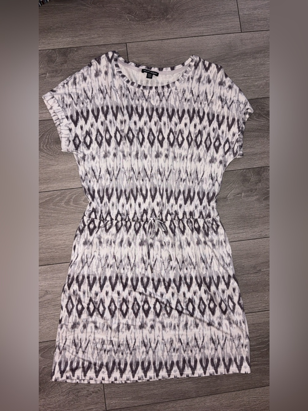Hilary Radley Size Medium White & Gray Aztec Dress Elastic Waist W Drawstrings
